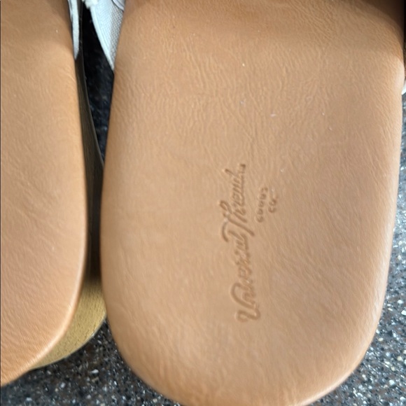 Universal Thread Cream Mules with Rounded Toe - Picture 5 of 5